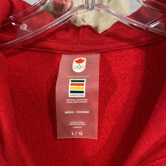 361. Hudson's Bay Men team Canada vest, size L - Picture 3 of 7